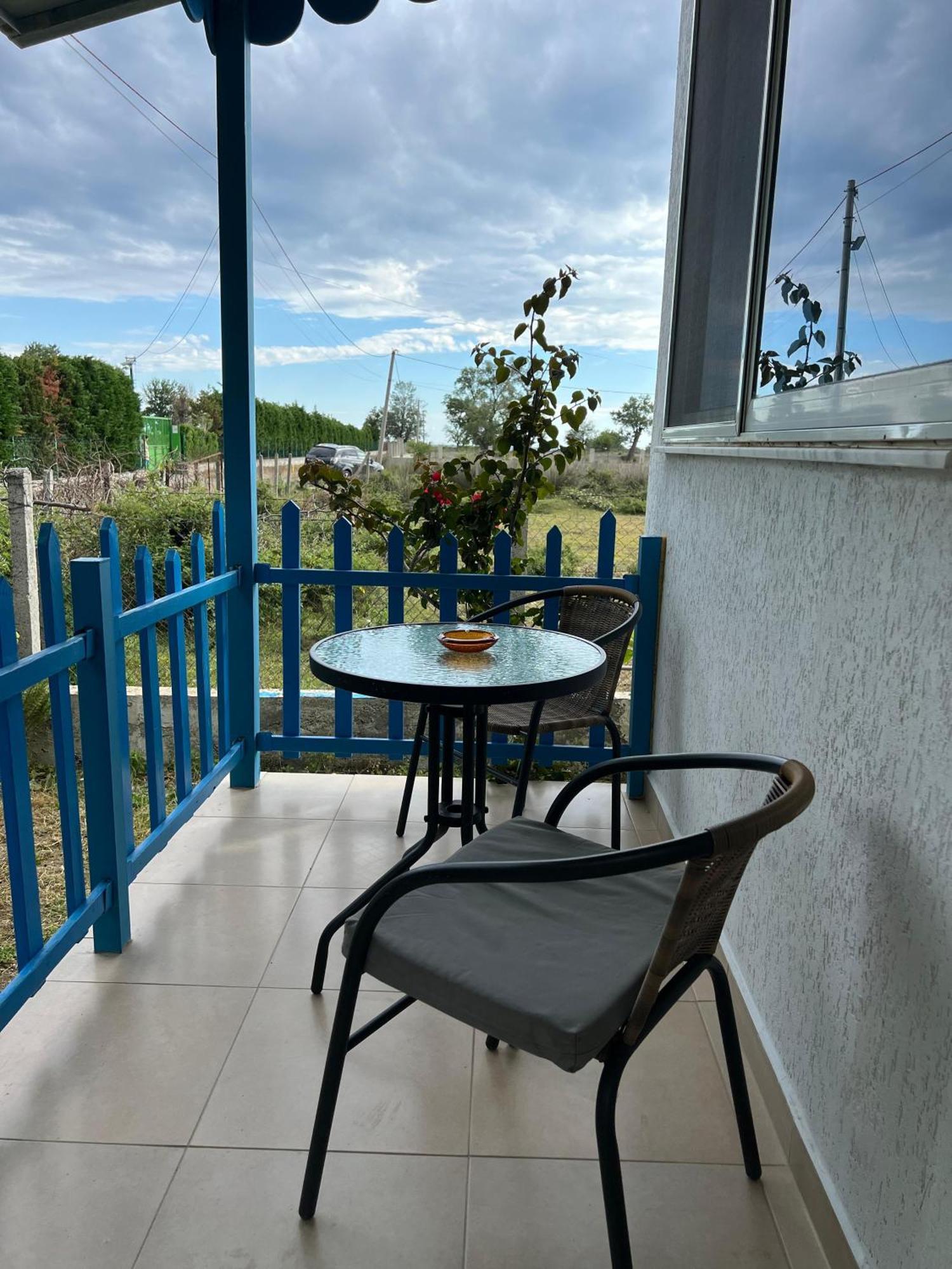 Ferienhaus Biku's In Rrjoll *
